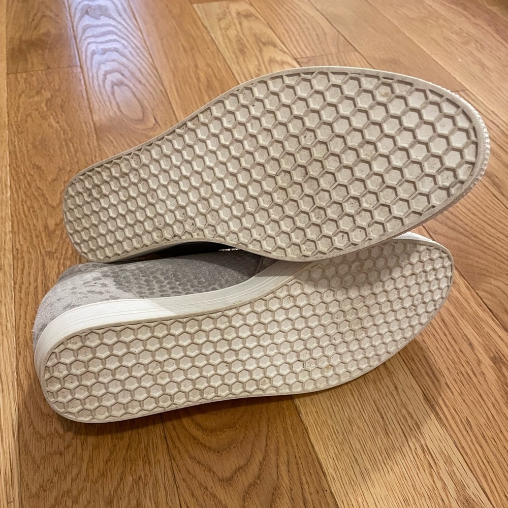Caslon Slip-on Sneaker - Picture 5 of 6